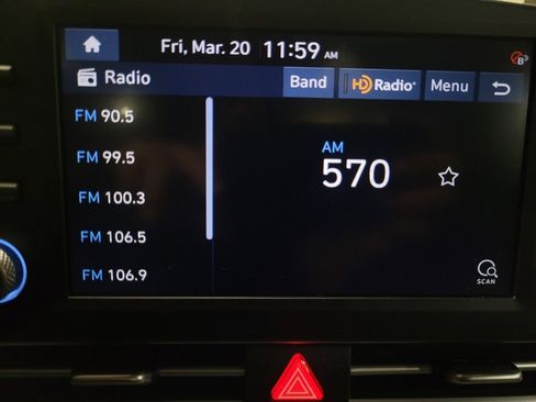 Used 2023 Hyundai Elantra SEL image 25