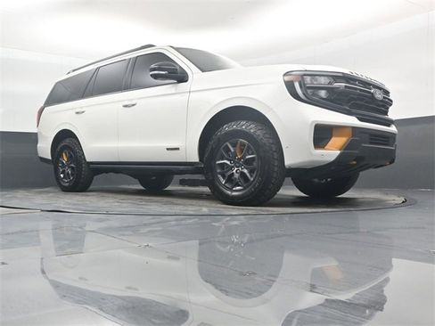 Used 2025 Ford Expedition Tremor image 40