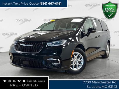 Used 2024 Chrysler Pacifica Touring-L
