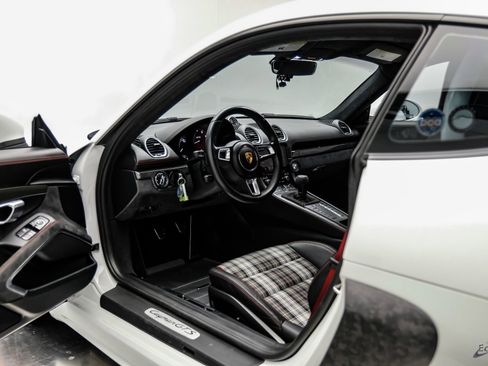 Used 2019 Porsche 718 Cayman GTS RWD image 38