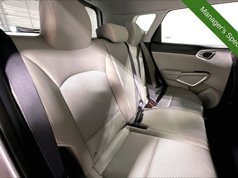 Used 2025 Kia Soul LX w/ LX Technology Package FWD image 31