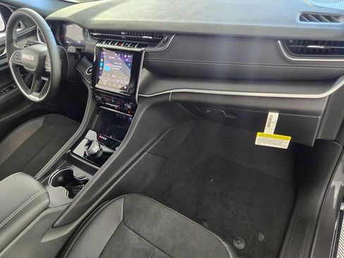 New 2025 Jeep Grand Cherokee L Laredo RWD image 20