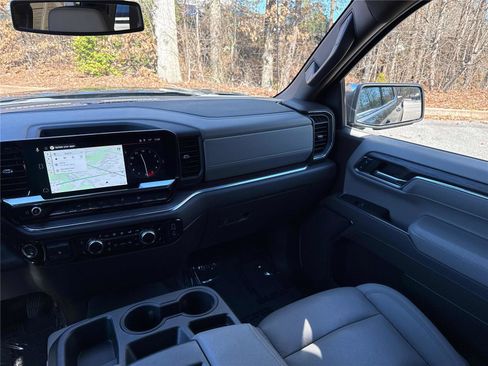 Used 2025 GMC Sierra 1500 SLT image 14