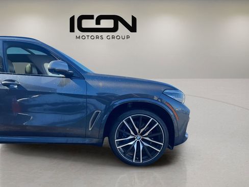 Used 2021 BMW X5 M50i w/ Premium Package image 25