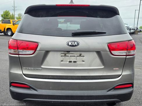 Used 2016 Kia Sorento AWD w/ LX Convenience Package image 5