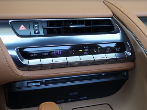 Used 2023 Lexus LC 500 Convertible w/ Touring Package RWD image 27