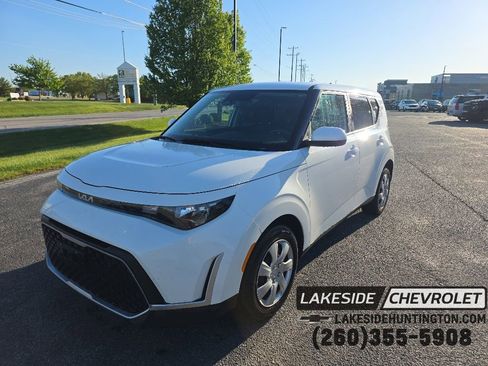 Used 2025 Kia Soul LX FWD image 1
