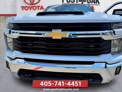 Used 2025 Chevrolet Silverado 2500 LT w/ Convenience Package AWD/4WD image 12