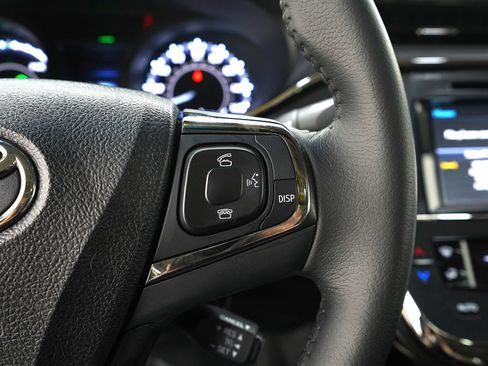 Used 2016 Toyota Avalon XLE Premium FWD image 26