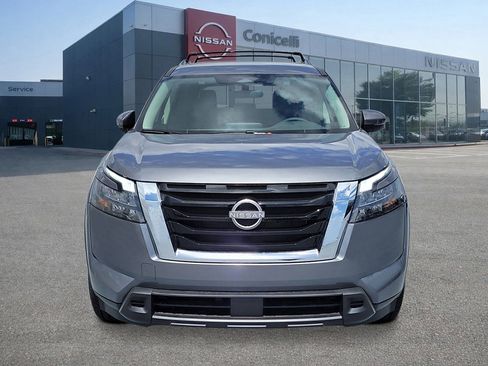 New 2025 Nissan Pathfinder SV image 8