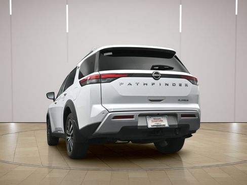 Certified 2025 Nissan Pathfinder Platinum w/ Cargo Package FWD image 30