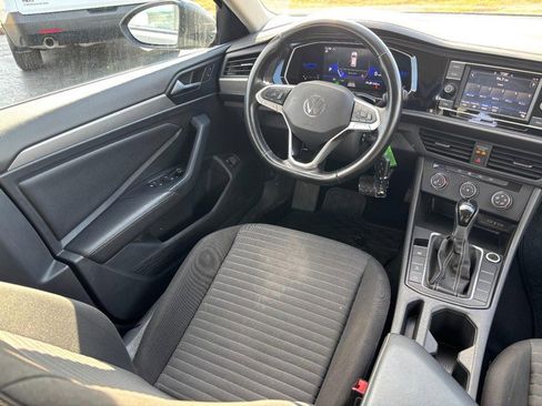 Used 2022 Volkswagen Jetta S image 10