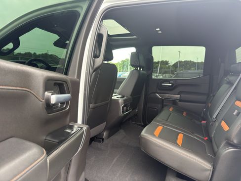 Certified 2020 GMC Sierra 1500 AT4 w/ AT4 Premium Package AWD/4WD image 32