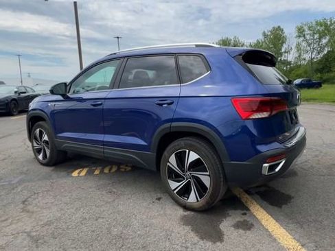 Used 2023 Volkswagen Taos SE AWD/4WD image 6