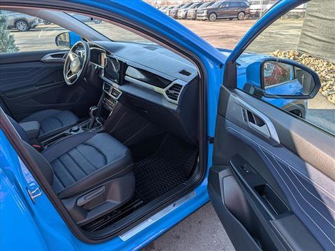 Certified 2025 Volkswagen Taos SEL image 11