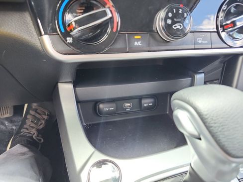 Used 2021 Kia Seltos LX AWD/4WD image 24