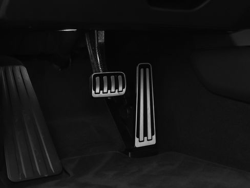 New 2026 Porsche Taycan image 31