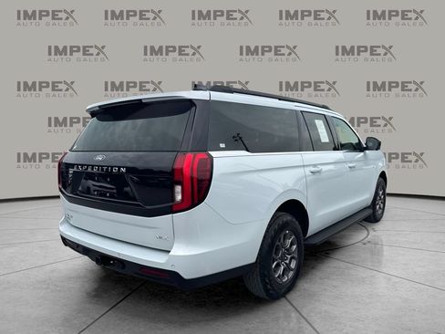 Used 2025 Ford Expedition Max Active RWD image 3