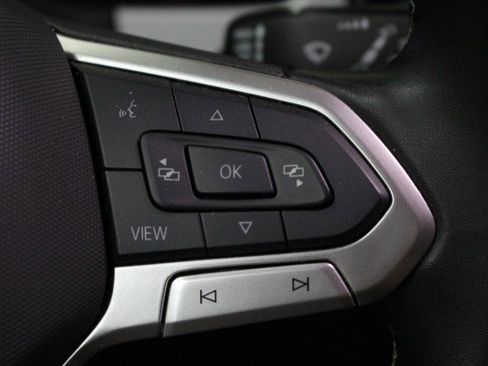 Used 2022 Volkswagen Atlas Cross Sport SE image 12