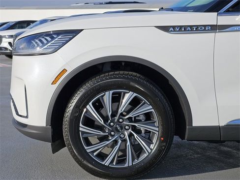 New 2026 Lincoln Aviator 2WD image 9