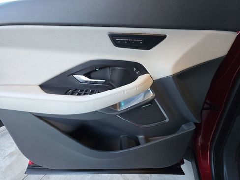 Used 2020 Jaguar E-PACE SE image 23