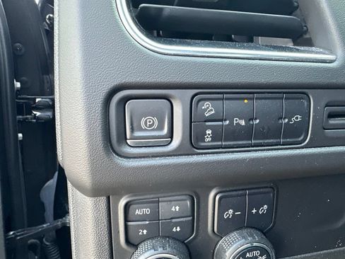 Used 2021 Chevrolet Tahoe Z71 AWD/4WD image 13