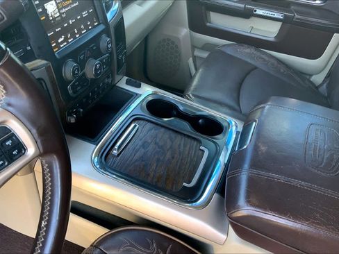 Used 2018 RAM 2500 Longhorn image 17