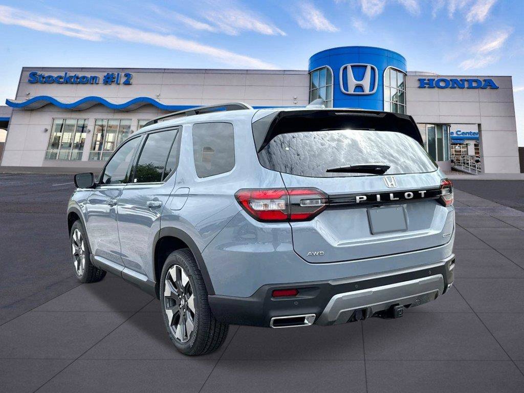 New 2026 Honda Pilot Touring image 3