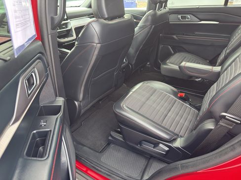 Used 2025 Ford Explorer ST-Line w/ Premium Package image 11