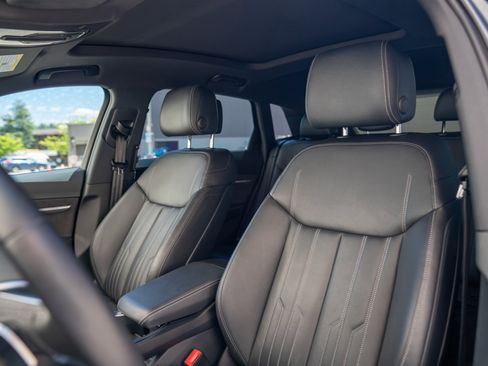Used 2019 Audi e-tron Prestige w/ Prestige Package AWD/4WD image 5