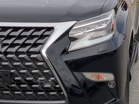 Used 2021 Lexus GX 460 Premium w/ Premium Package image 18