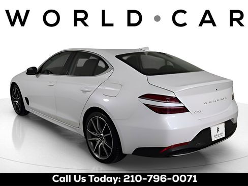 Used 2023 Genesis G70 2.0T image 5