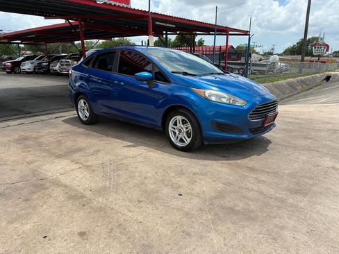Used 2019 Ford Fiesta SE FWD image 1