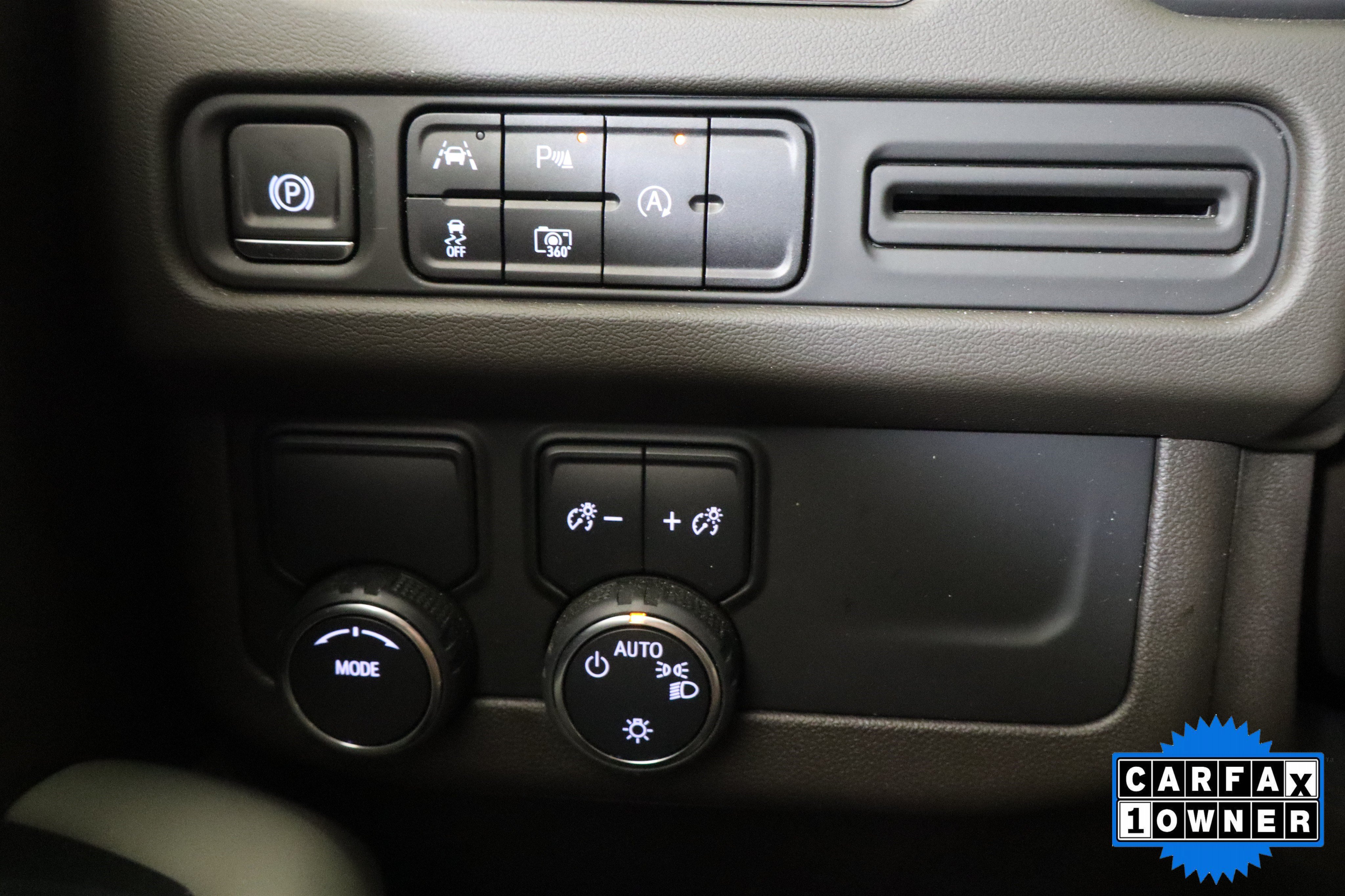 Used 2024 Chevrolet Tahoe LT w/ Luxury Package RWD image 32