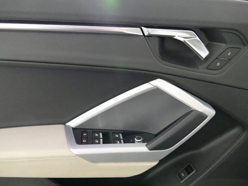 Used 2021 Audi Q3 2.0T Premium Plus w/ Premium Plus Package image 11