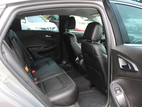 Used 2017 Chevrolet Malibu LT w/ Leather Package FWD image 27