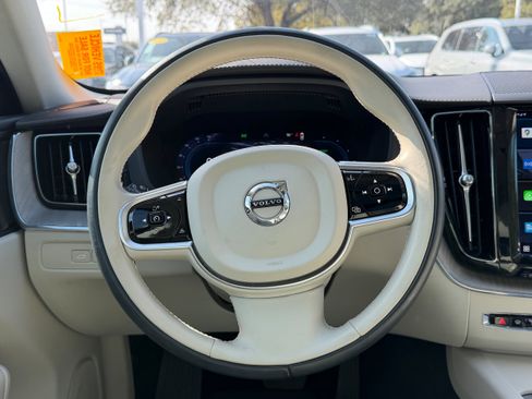 Certified 2023 Volvo XC60 T8 Ultimate w/ Climate Package image 17