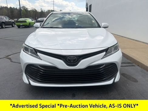 Used 2018 Toyota Camry LE image 21