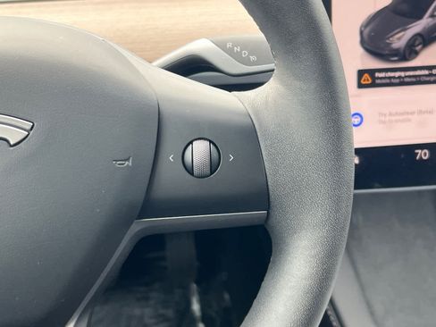 Used 2023 Tesla Model 3 Standard Range image 19