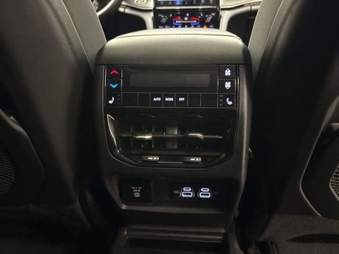 Used 2022 Jeep Grand Cherokee L Limited image 31