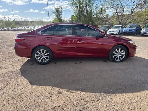 Used 2015 Toyota Camry XLE w/ Moonroof Package image 6