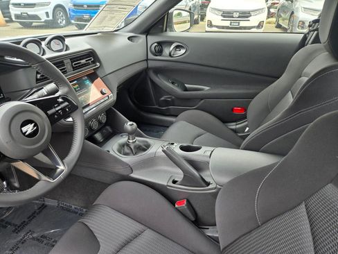 Used 2025 Nissan Z Performance w/ Floor Mat Package RWD image 16