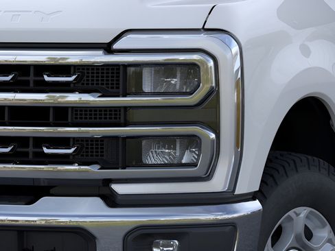 New 2026 Ford F250 XLT w/ XLT Premium Package AWD/4WD image 18