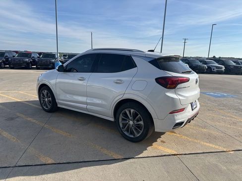 Used 2022 Buick Encore GX Essence w/ Advanced Technology Package FWD image 5