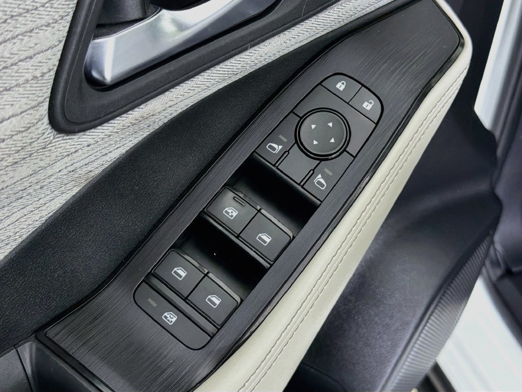 Used 2023 Nissan Rogue SV FWD image 21