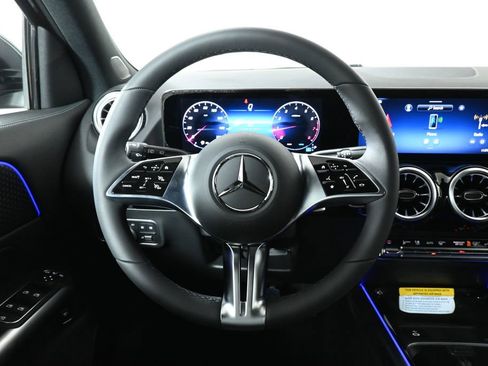 New 2025 Mercedes-Benz GLA 250 4MATIC image 15