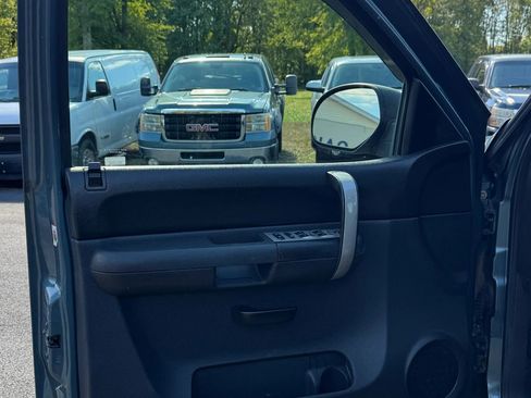 Used 2009 GMC Sierra 1500 SLE w/ Pro Grade Package image 13