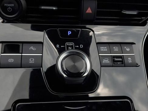 Certified 2023 Subaru Solterra AWD image 32