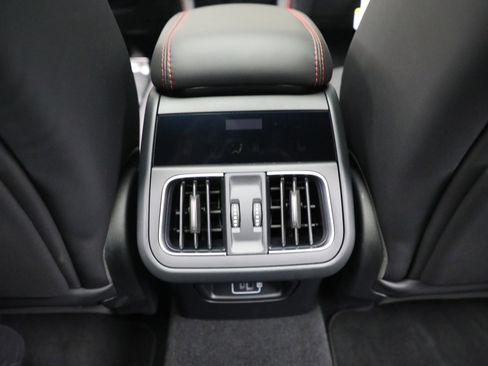 Certified 2023 Maserati Grecale Modena image 28