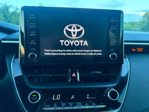 Used 2020 Toyota Corolla LE FWD image 24